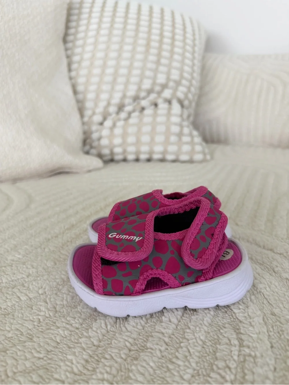 Kids Pink Adjustable Open-Toe Sandals - size 19 EU - NEW